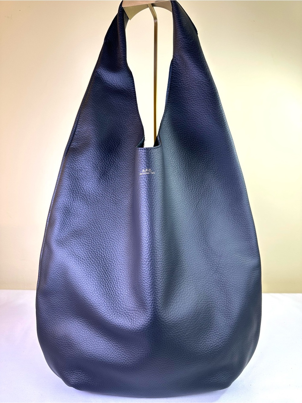 A.P.C. “Le Niege” Black grained leather Hobo Bag NWOT Retails $550 - Picture 4 of 15
